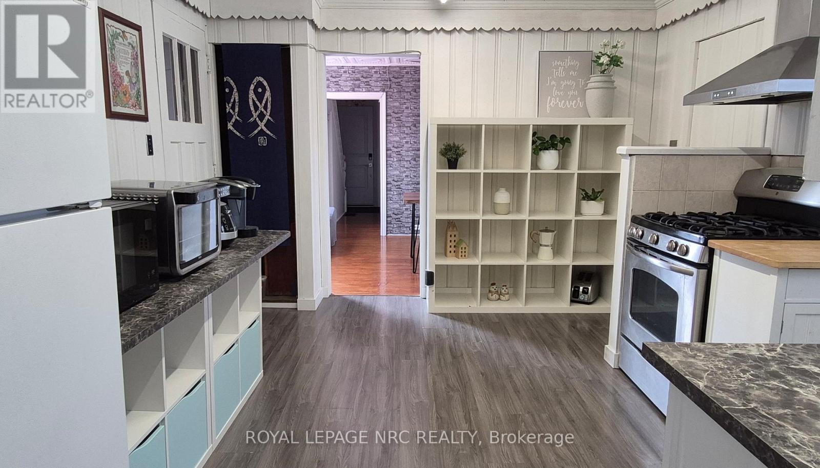 4593 Park Street, Niagara Falls, Ontario  L2E 2R2 - Photo 6 - X12941060