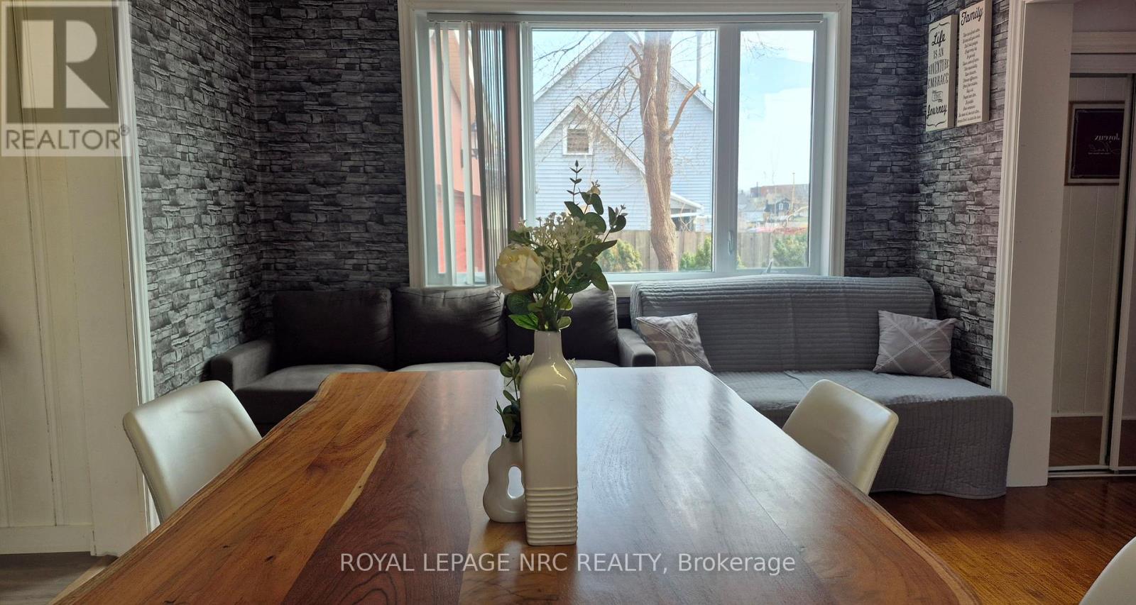 4593 Park Street, Niagara Falls, Ontario  L2E 2R2 - Photo 8 - X12941060