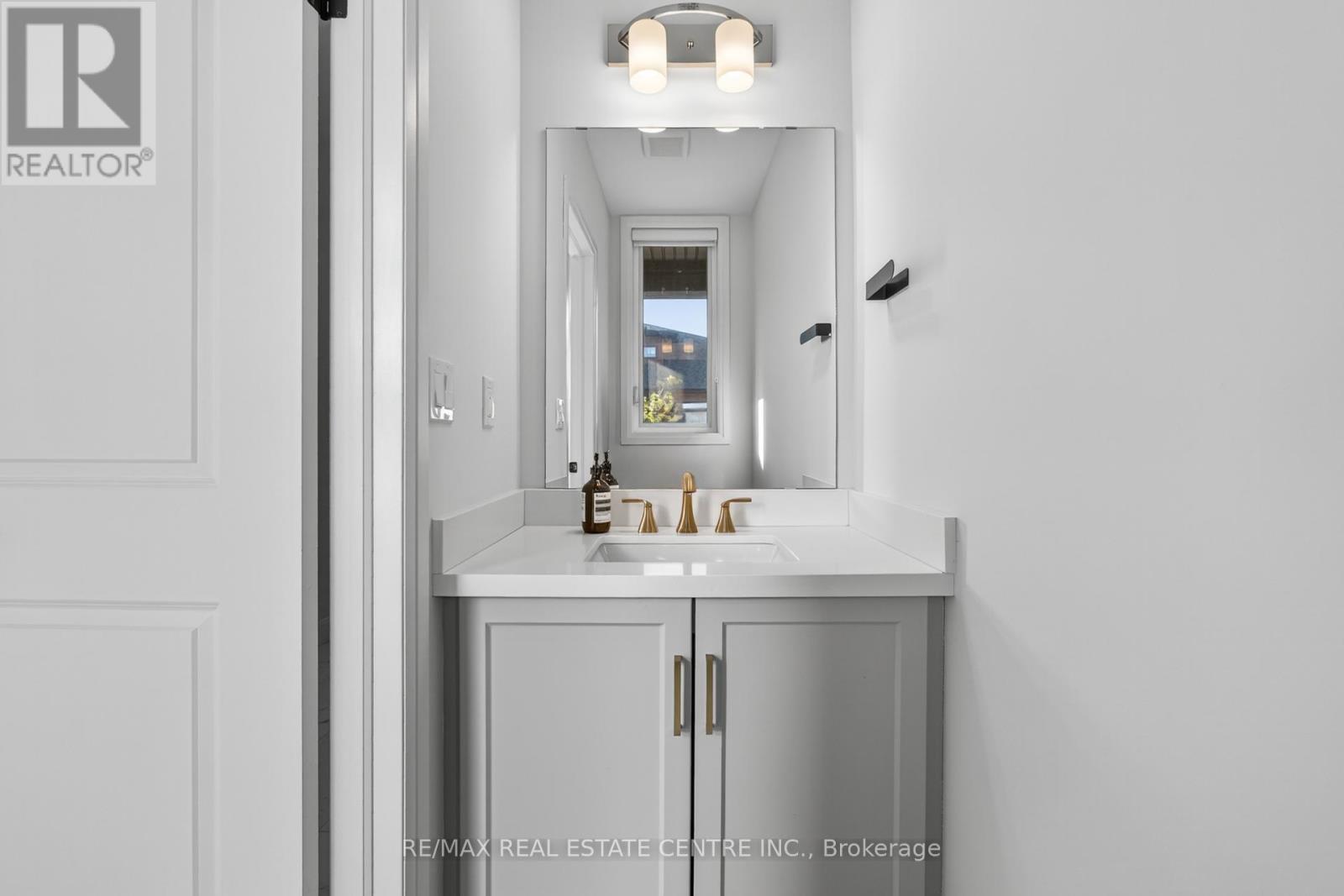 47 Bensley Lane, Hamilton, Ontario  L9C 0E7 - Photo 7 - X12941068