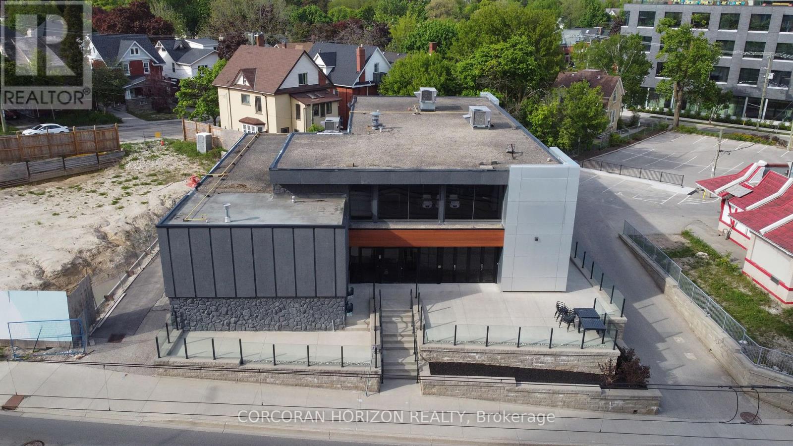 618 King Street W, Kitchener, Ontario  N2G 1C8 - Photo 3 - X12941100