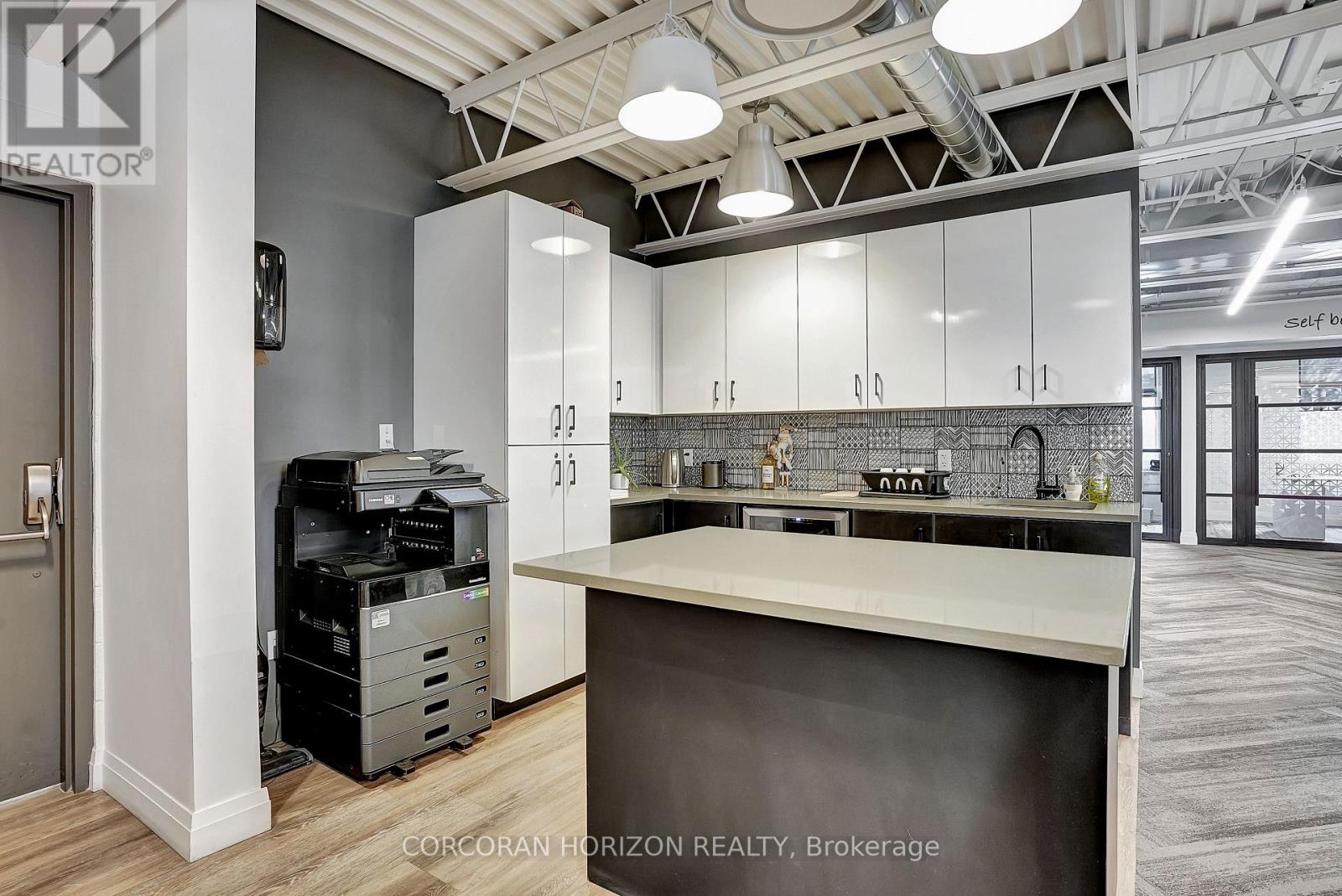 618 King Street W, Kitchener, Ontario  N2G 1C8 - Photo 37 - X12941100