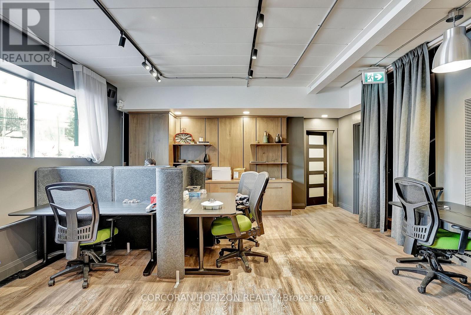 618 King Street W, Kitchener, Ontario  N2G 1C8 - Photo 41 - X12941100