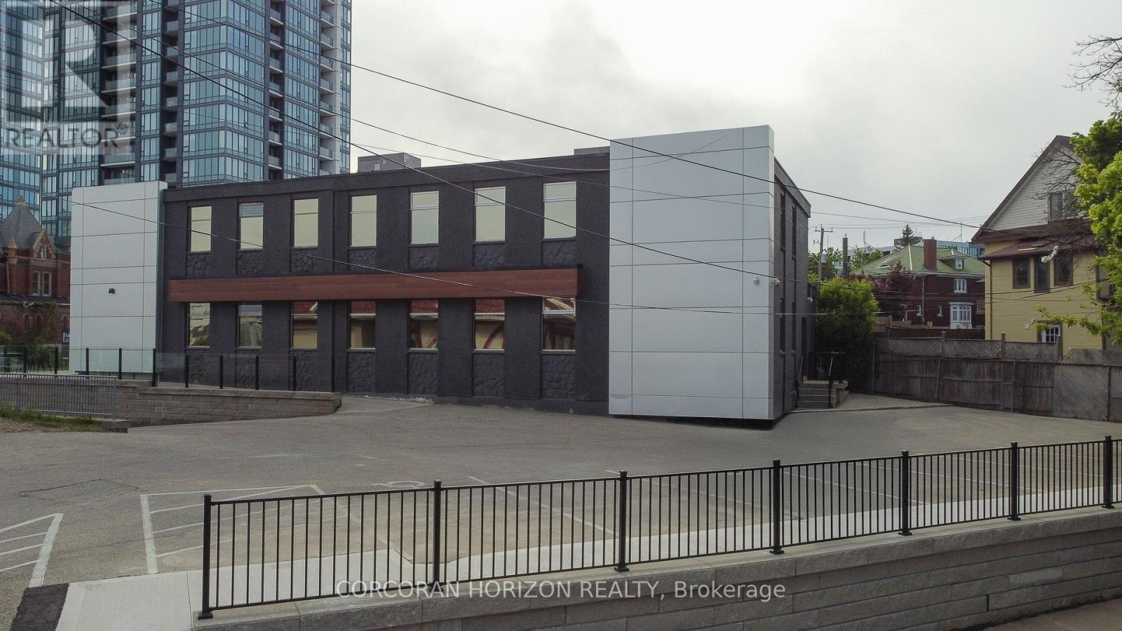 618 King Street W, Kitchener, Ontario  N2G 1C8 - Photo 42 - X12941100