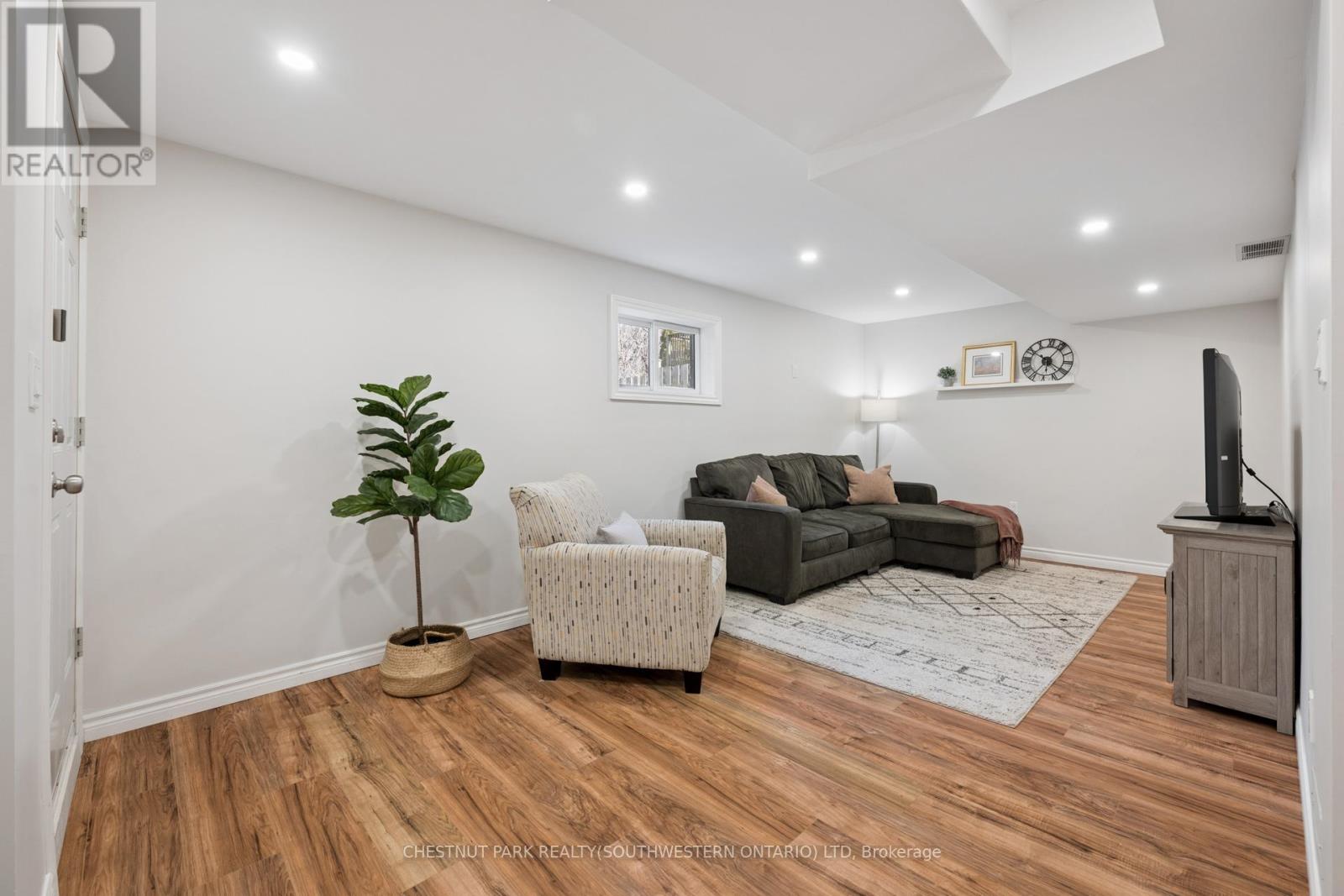 72 Copper Leaf Street, Kitchener, Ontario  N2E 3T5 - Photo 37 - X12941166