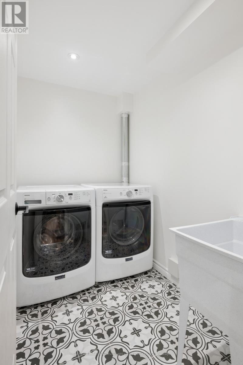 72 Copper Leaf Street, Kitchener, Ontario  N2E 3T5 - Photo 40 - X12941166