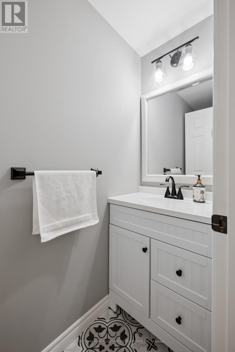 72 Copper Leaf Street, Kitchener, Ontario  N2E 3T5 - Photo 41 - X12941166