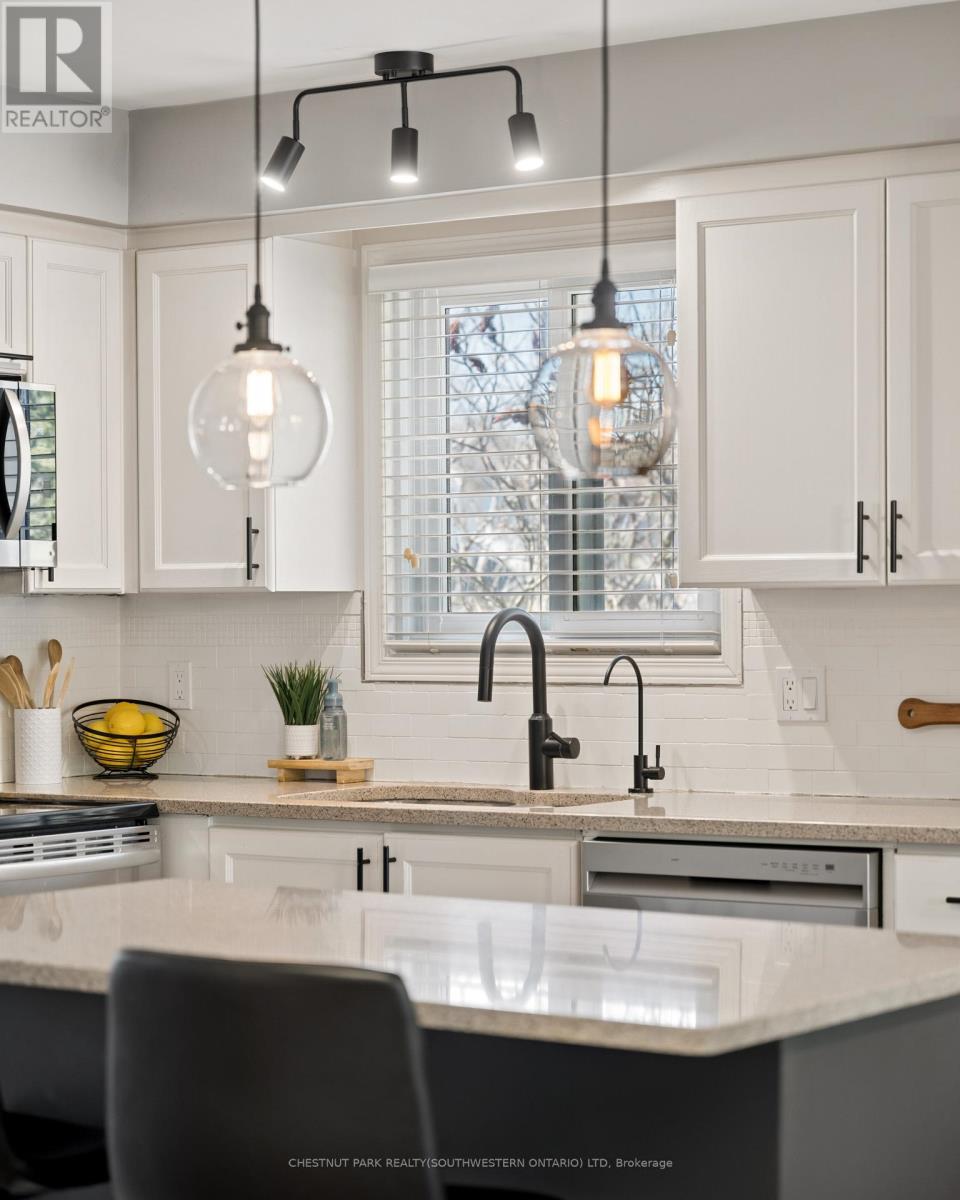 72 Copper Leaf Street, Kitchener, Ontario  N2E 3T5 - Photo 9 - X12941166