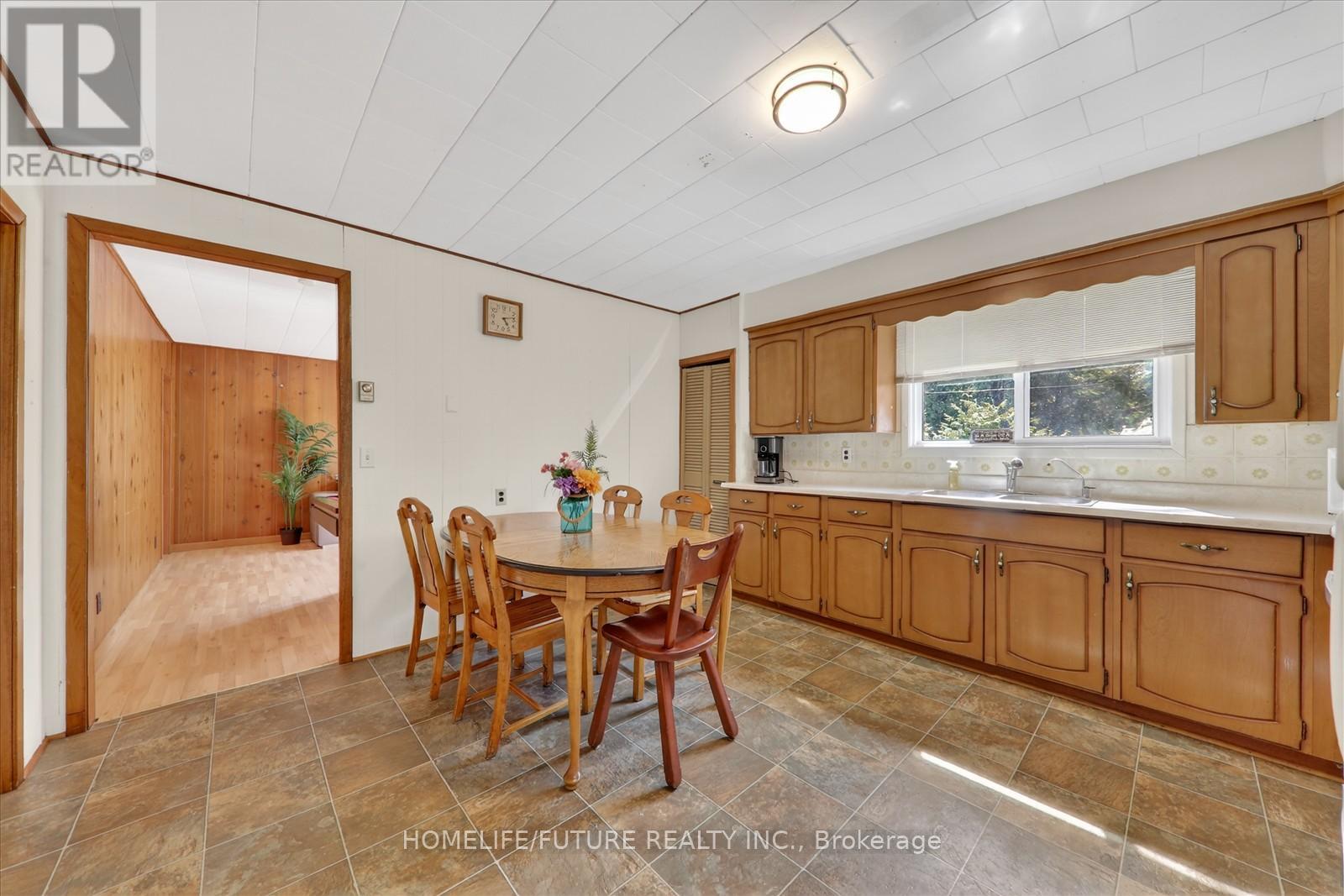 603 Third Avenue N, South Bruce Peninsula, Ontario  N0H 2G0 - Photo 13 - X12941172