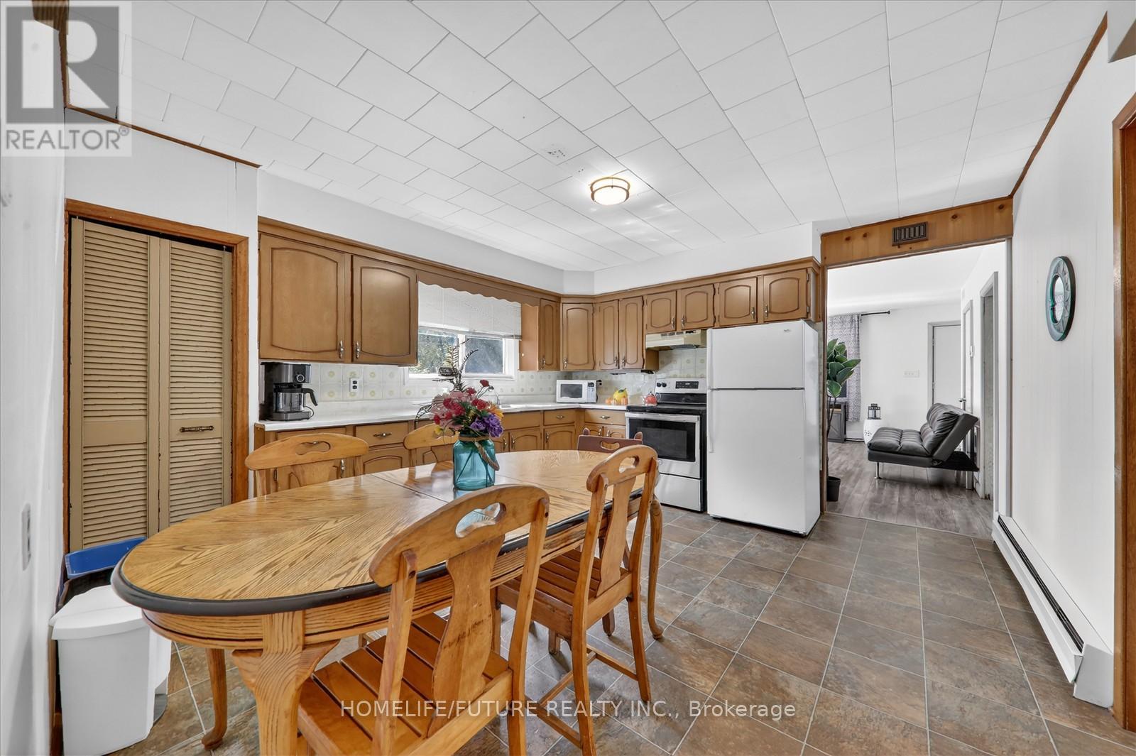 603 Third Avenue N, South Bruce Peninsula, Ontario  N0H 2G0 - Photo 14 - X12941172