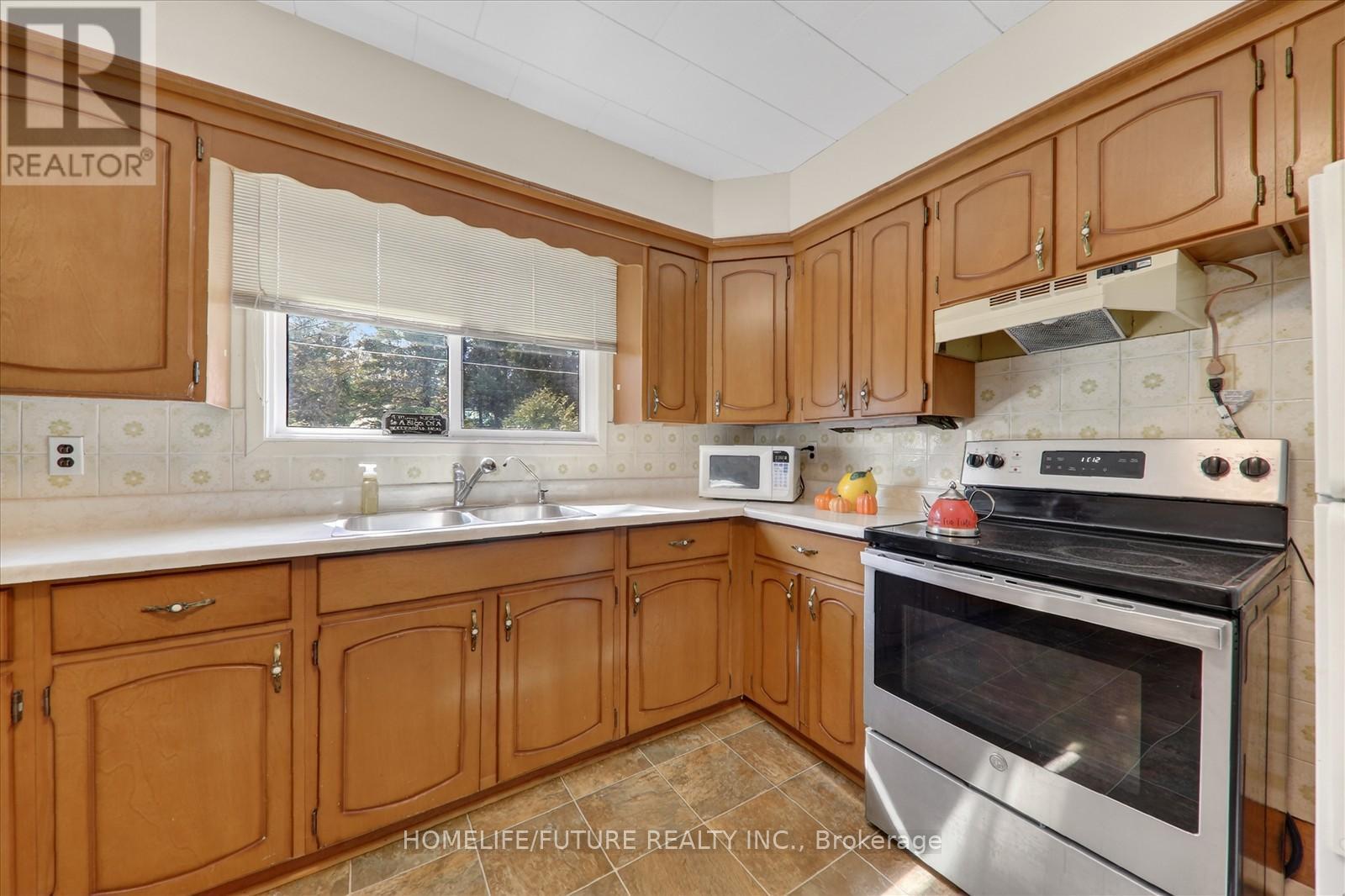 603 Third Avenue N, South Bruce Peninsula, Ontario  N0H 2G0 - Photo 15 - X12941172