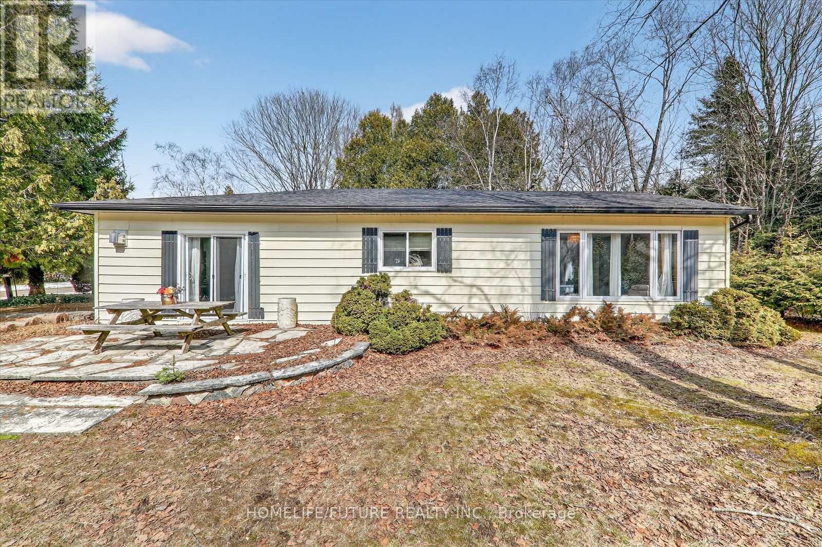 603 Third Avenue N, South Bruce Peninsula, Ontario  N0H 2G0 - Photo 5 - X12941172