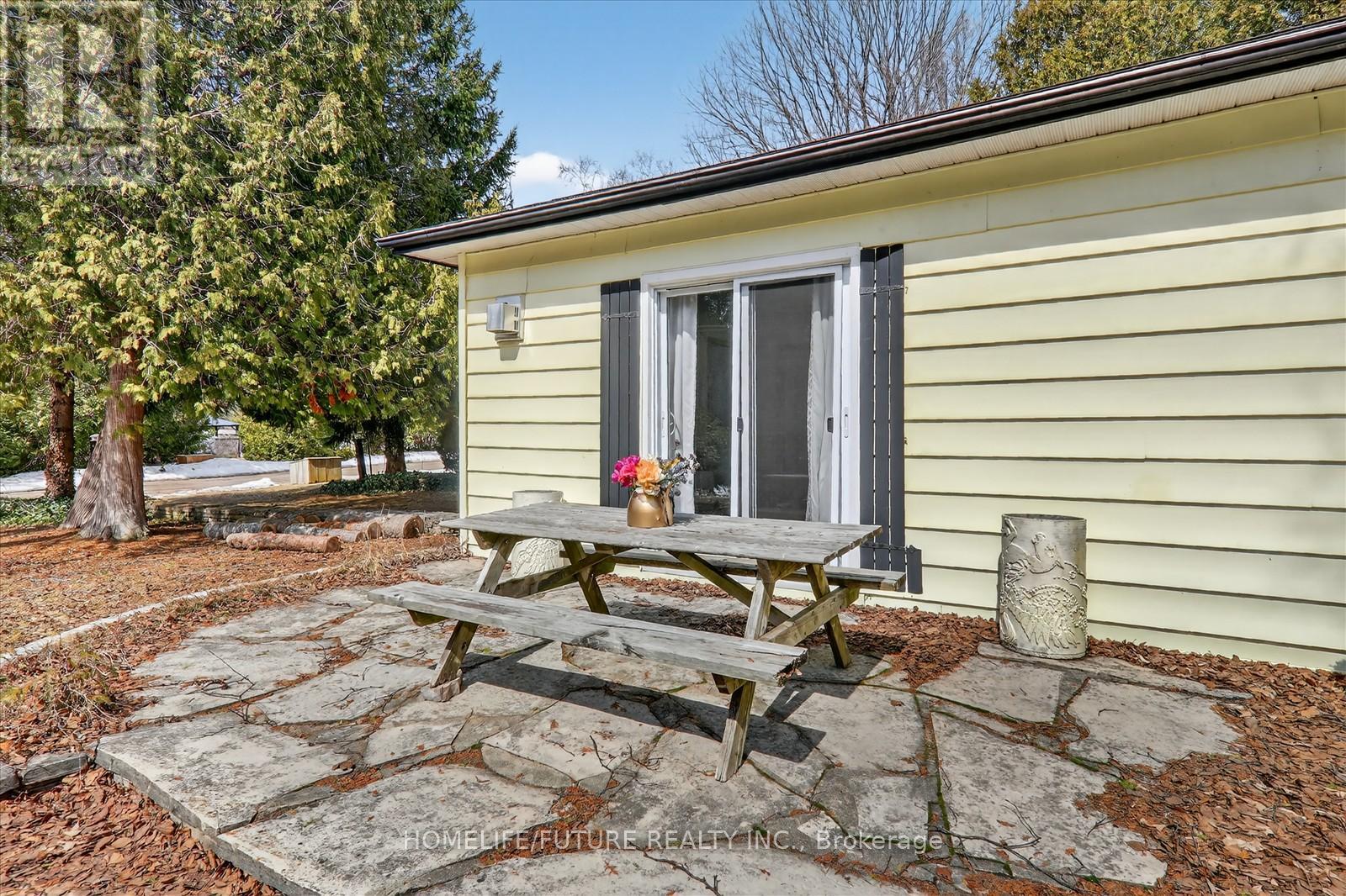 603 Third Avenue N, South Bruce Peninsula, Ontario  N0H 2G0 - Photo 6 - X12941172