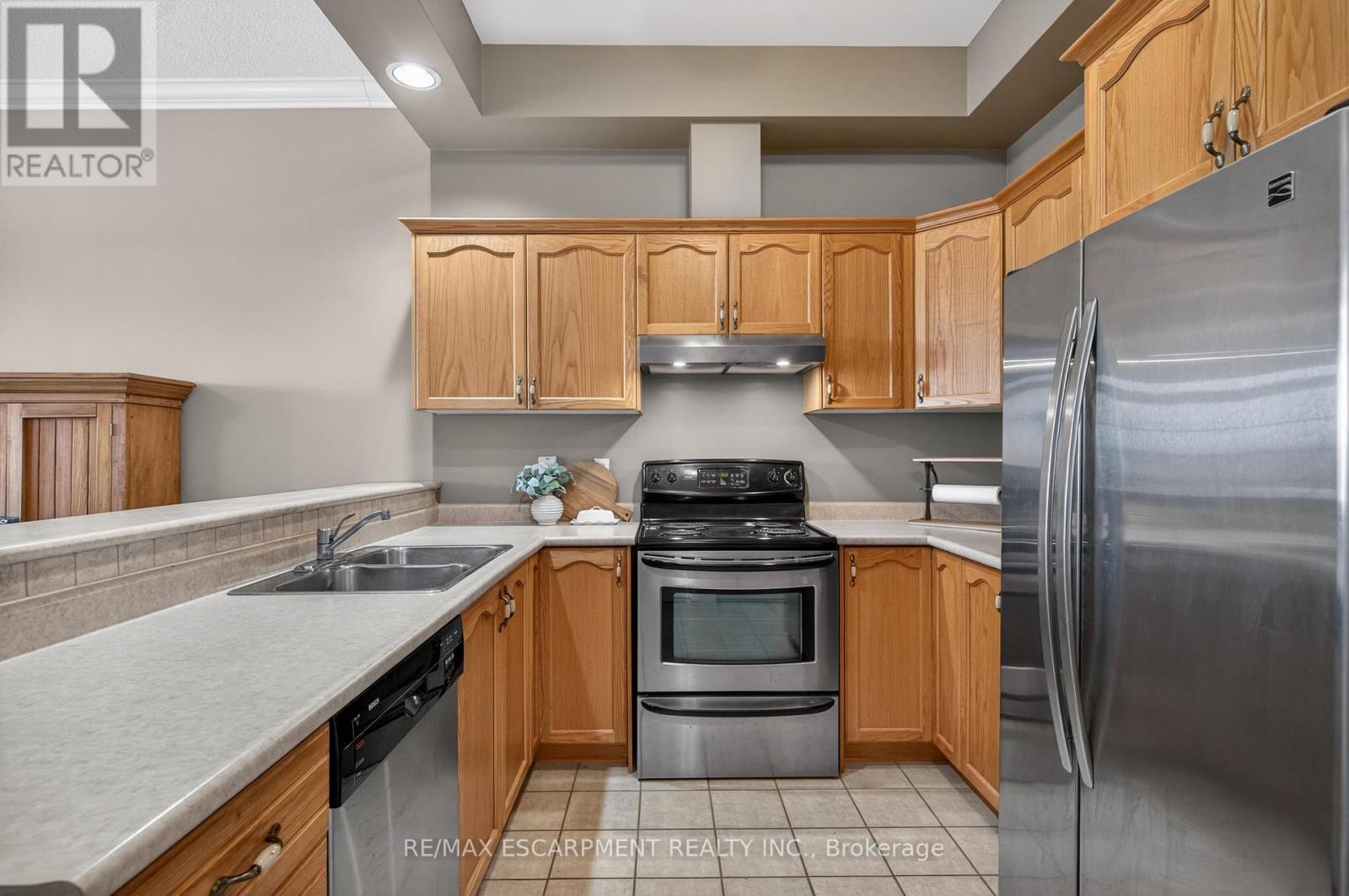 320 - 262 Dundas Street E, Hamilton, Ontario  L8B 1A9 - Photo 11 - X12941202