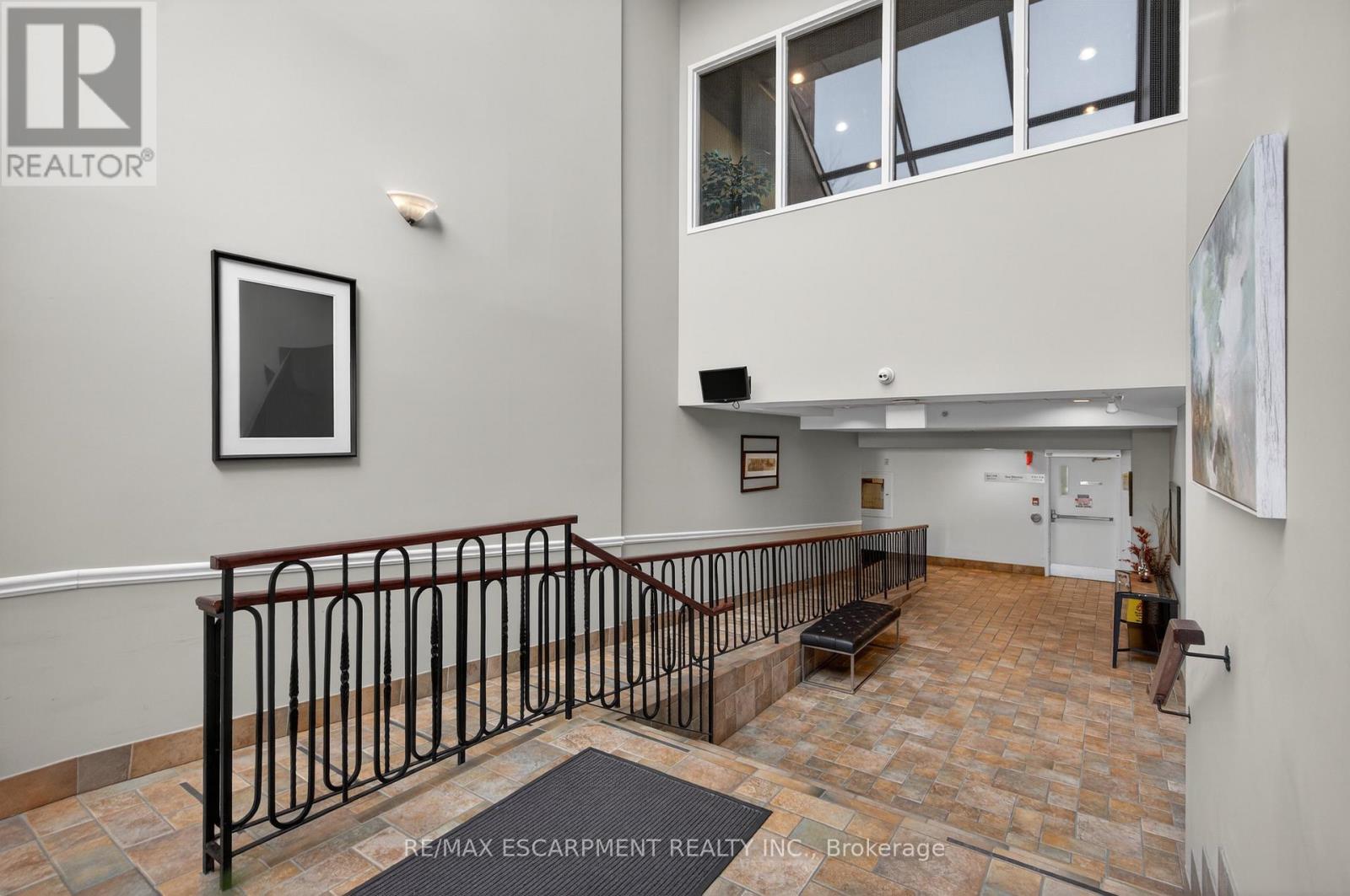 320 - 262 Dundas Street E, Hamilton, Ontario  L8B 1A9 - Photo 5 - X12941202