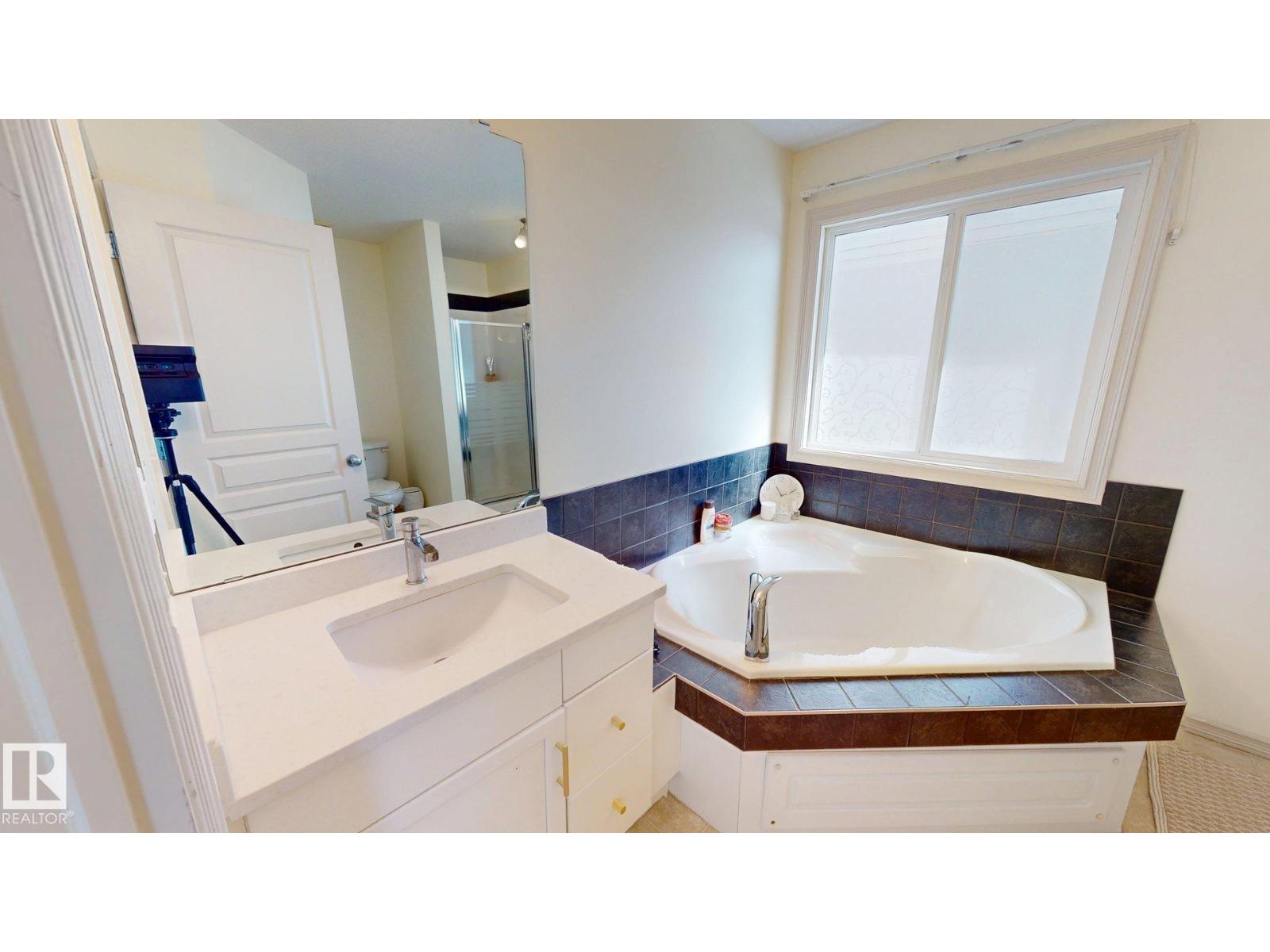 1609 Hodgson Ct Nw, Edmonton, Alberta  T6R 3R5 - Photo 16 - E4479404