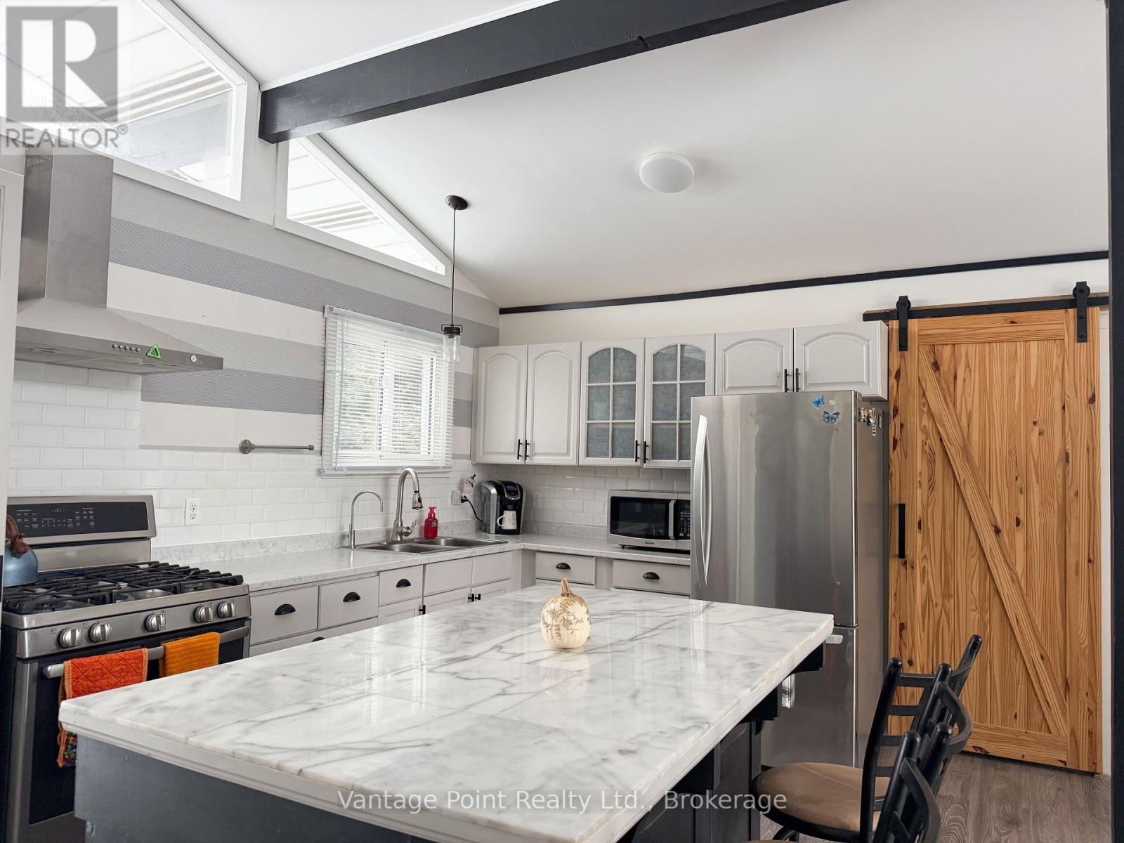 474828 Townsend Lake Road, West Grey, Ontario  N0C 1H0 - Photo 13 - X12700952