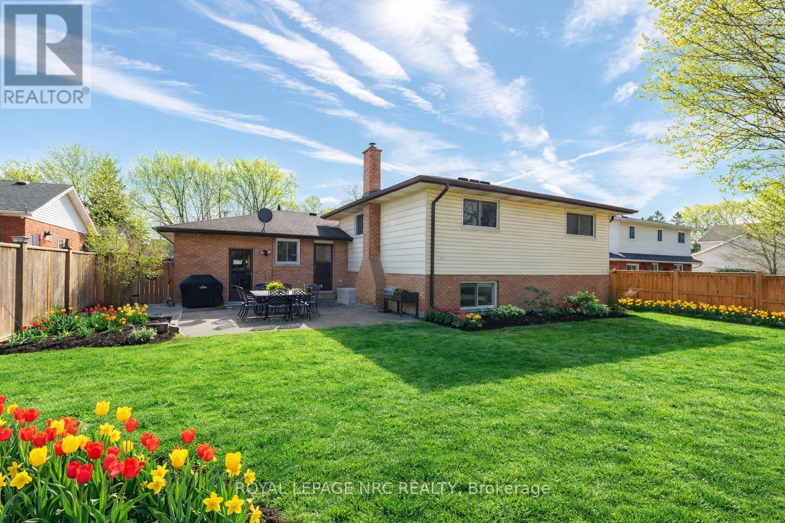 60 Millbridge Crescent, Pelham, Ontario  L3E 0E8 - Photo 2 - X12872576