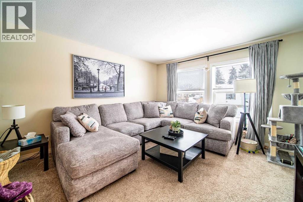 422 9th Street, Wainwright, Alberta  T9W 1C7 - Photo 2 - A2286857