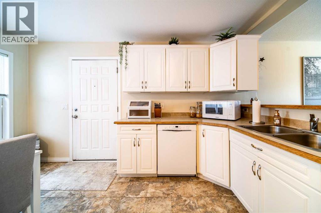 422 9th Street, Wainwright, Alberta  T9W 1C7 - Photo 6 - A2286857