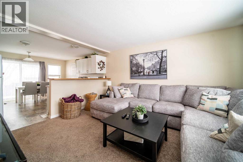 422 9th Street, Wainwright, Alberta  T9W 1C7 - Photo 4 - A2286857