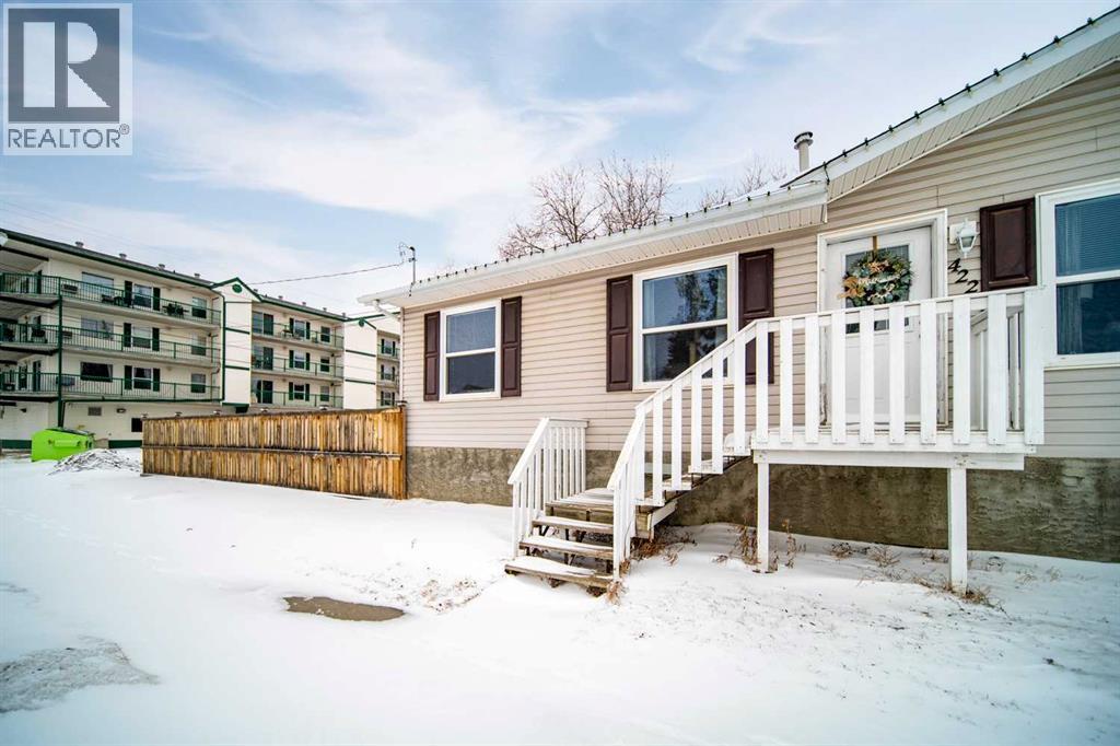 422 9th Street, Wainwright, Alberta  T9W 1C7 - Photo 42 - A2286857