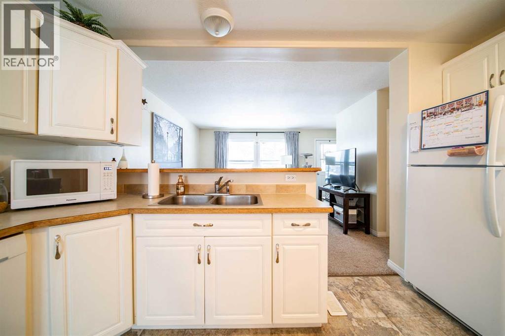 422 9th Street, Wainwright, Alberta  T9W 1C7 - Photo 8 - A2286857