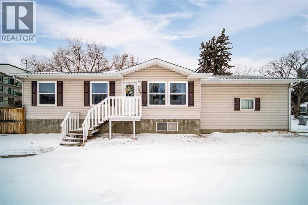 422 9th Street, Wainwright, Alberta  T9W 1C7 - Photo 34 - A2286857