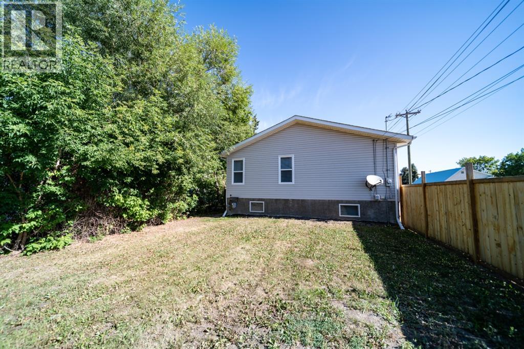 422 9th Street, Wainwright, Alberta  T9W 1C7 - Photo 37 - A2286857