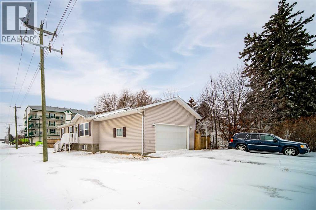 422 9th Street, Wainwright, Alberta  T9W 1C7 - Photo 32 - A2286857