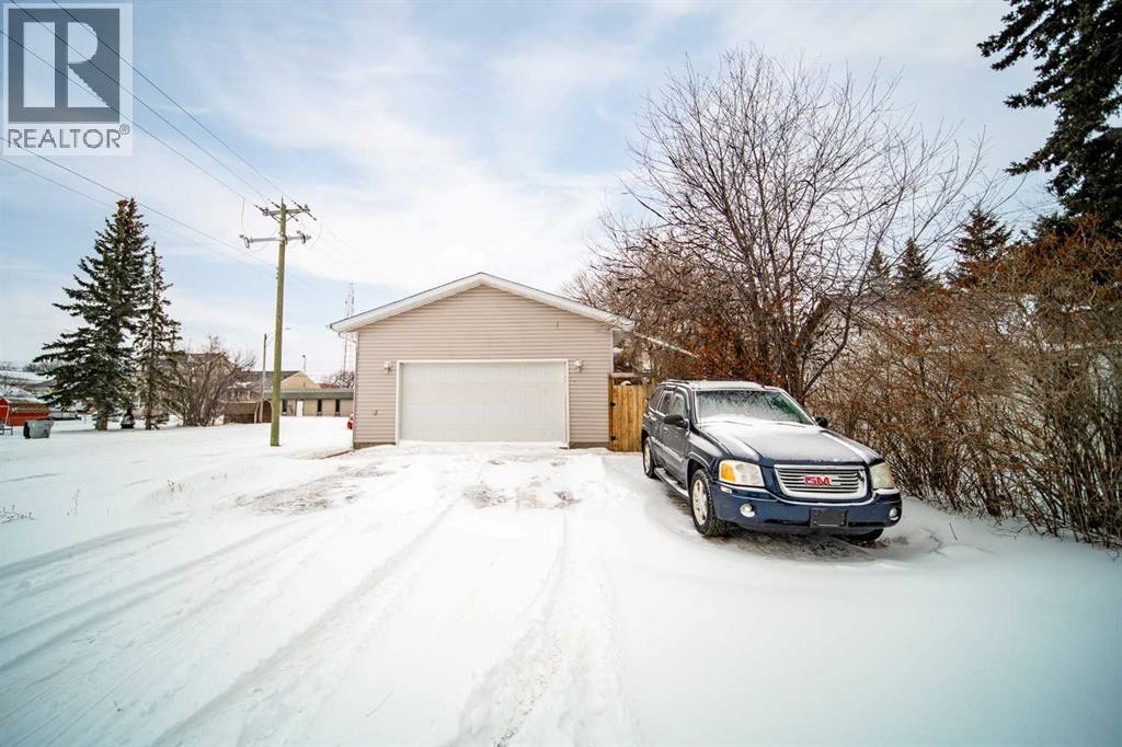 422 9th Street, Wainwright, Alberta  T9W 1C7 - Photo 31 - A2286857