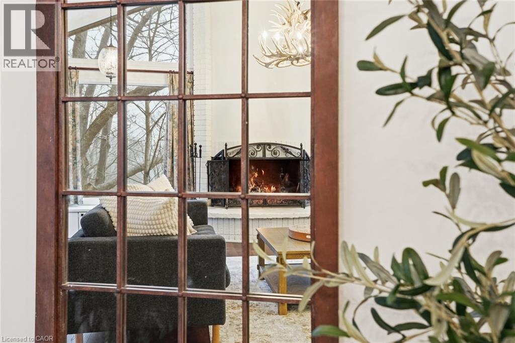 1987 Snake Road, Burlington, Ontario  L7P 4Y1 - Photo 9 - 40815713