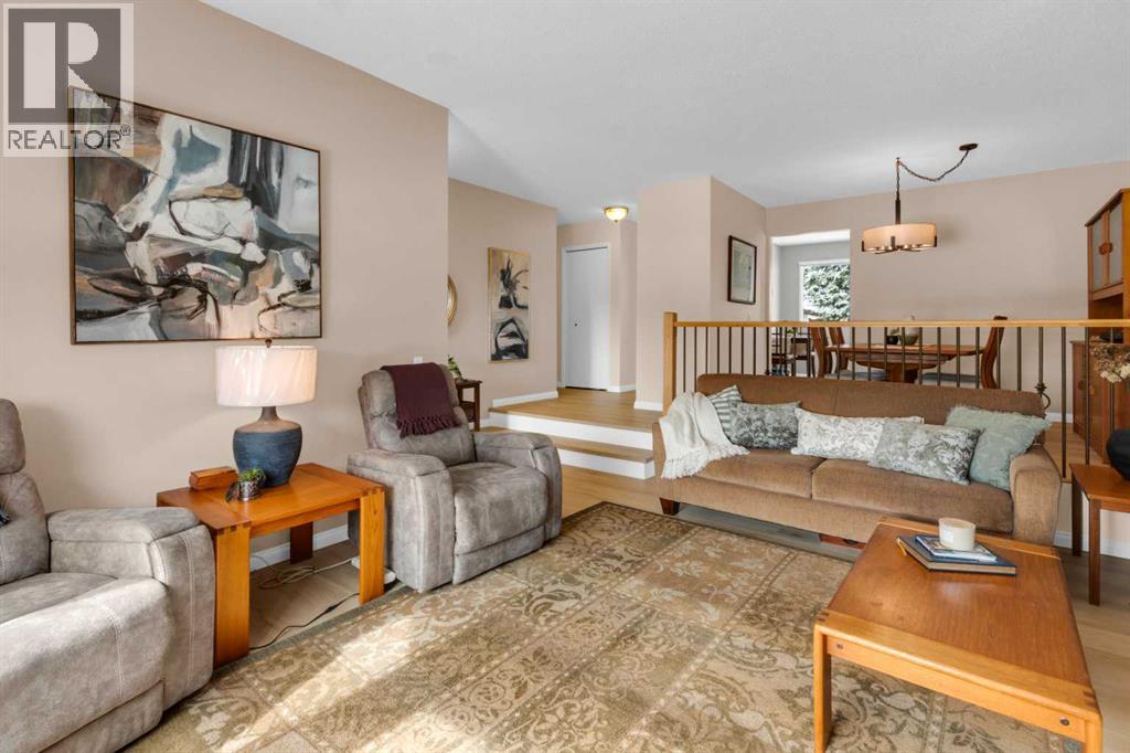 4640 Rundlehill Road NE, Calgary, Alberta  T1Y 2P5 - Photo 5 - A2295016