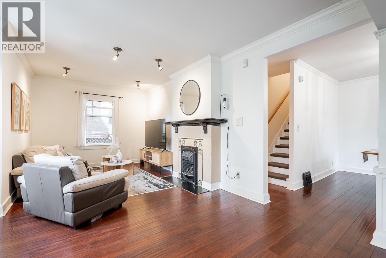 202 Seventh Street, New Westminster, British Columbia  V3M 3K3 - Photo 5 - R3105442