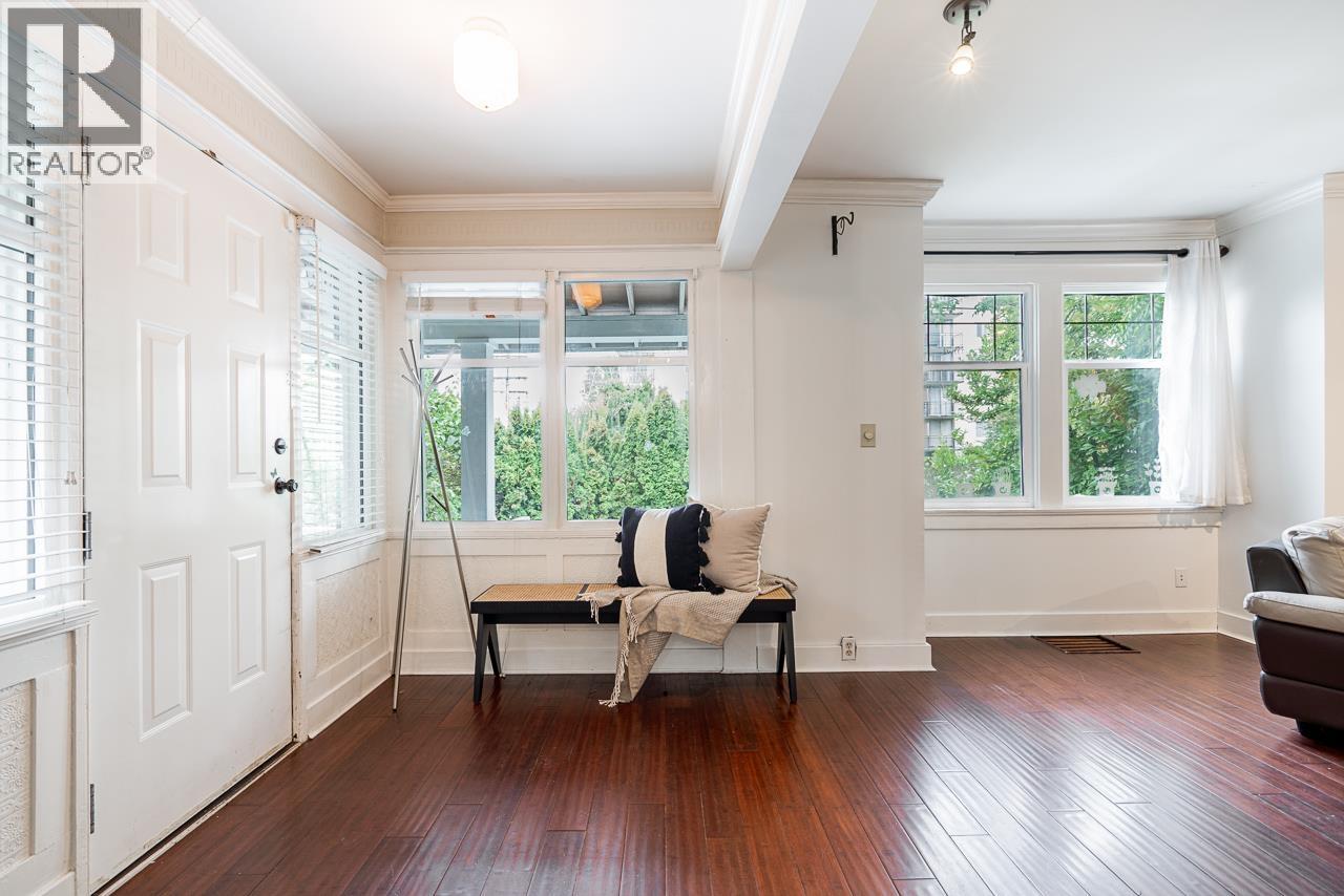202 Seventh Street, New Westminster, British Columbia  V3M 3K3 - Photo 3 - R3105442