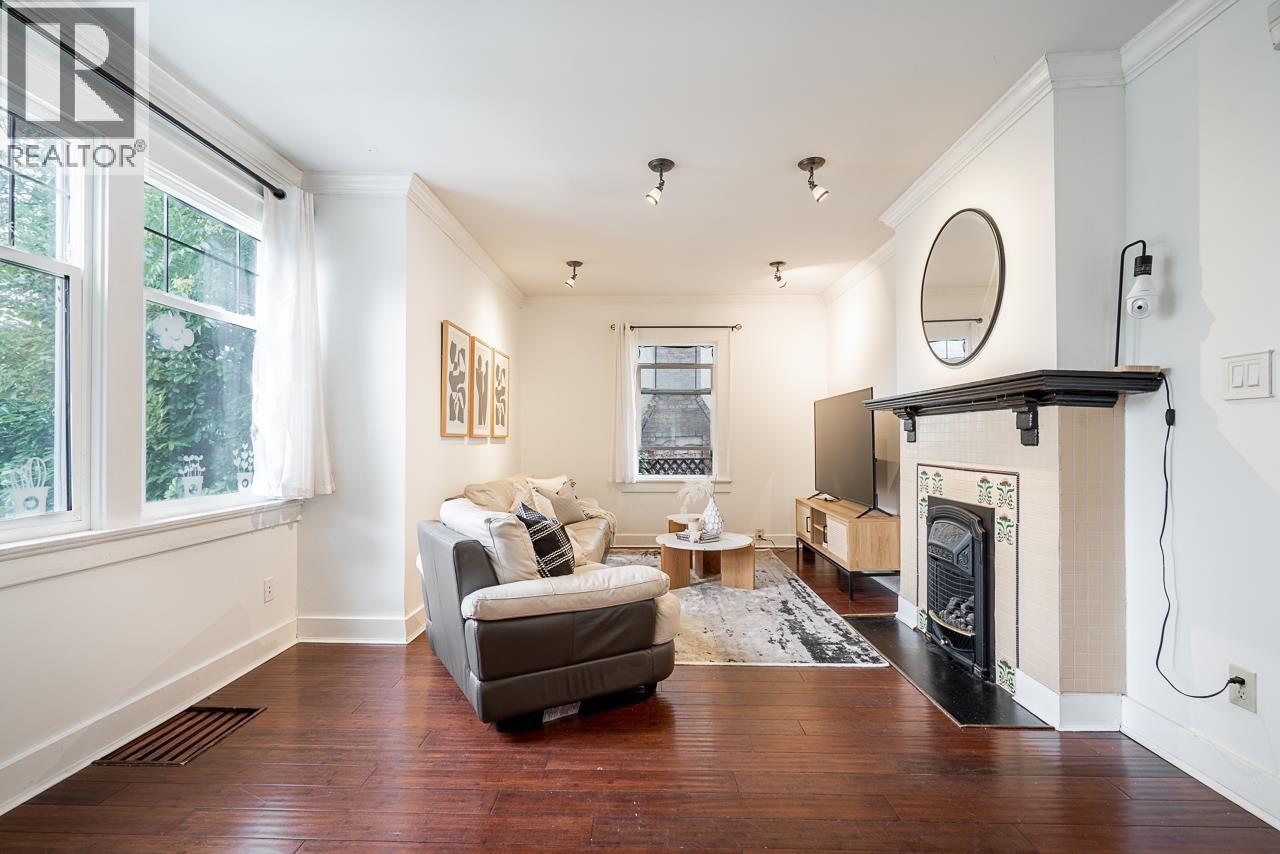 202 Seventh Street, New Westminster, British Columbia  V3M 3K3 - Photo 4 - R3105442