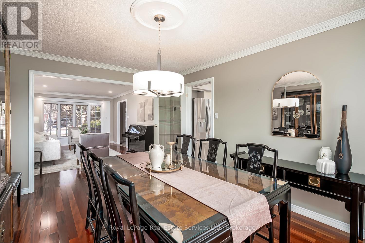 1274 Hilton Lane, Oakville, Ontario  L6M 2V2 - Photo 10 - W12941292