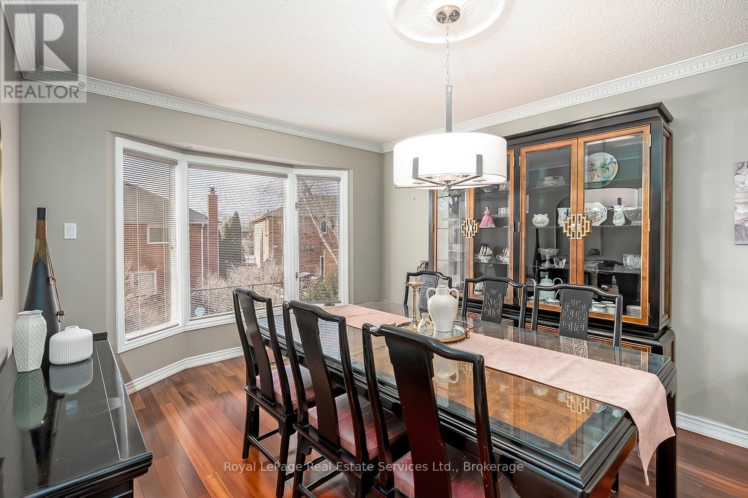 1274 Hilton Lane, Oakville, Ontario  L6M 2V2 - Photo 11 - W12941292