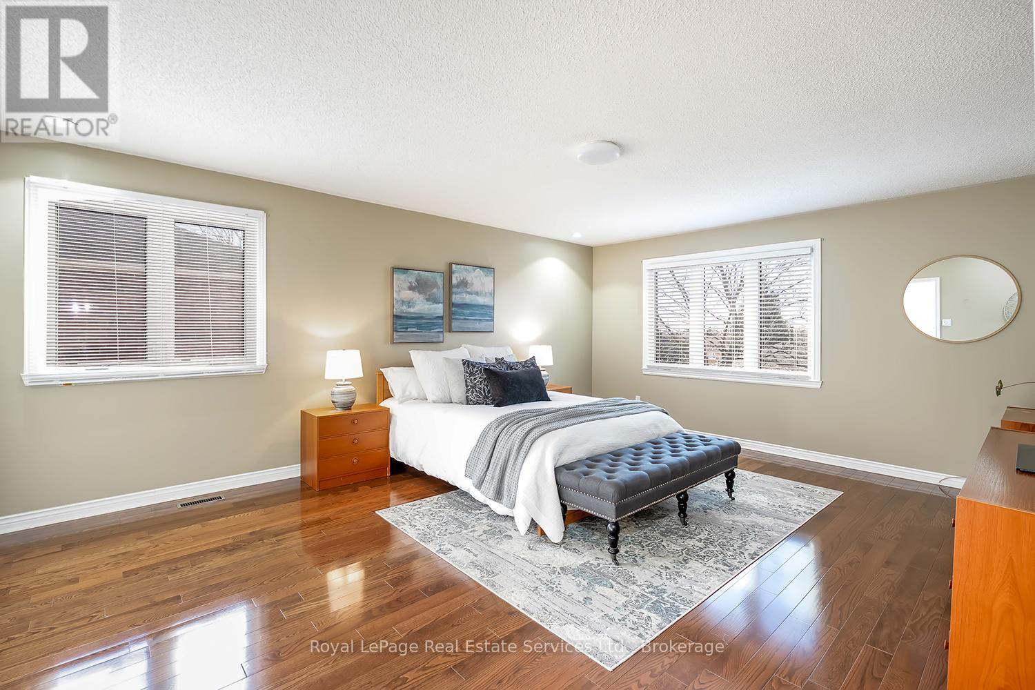 1274 Hilton Lane, Oakville, Ontario  L6M 2V2 - Photo 25 - W12941292