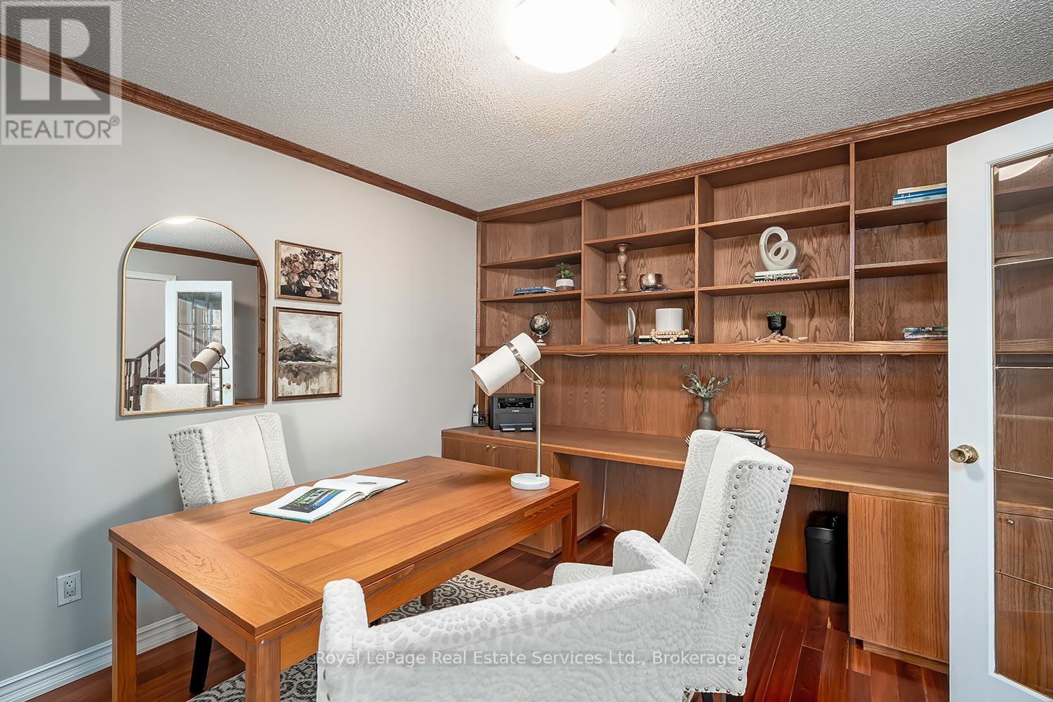 1274 Hilton Lane, Oakville, Ontario  L6M 2V2 - Photo 5 - W12941292