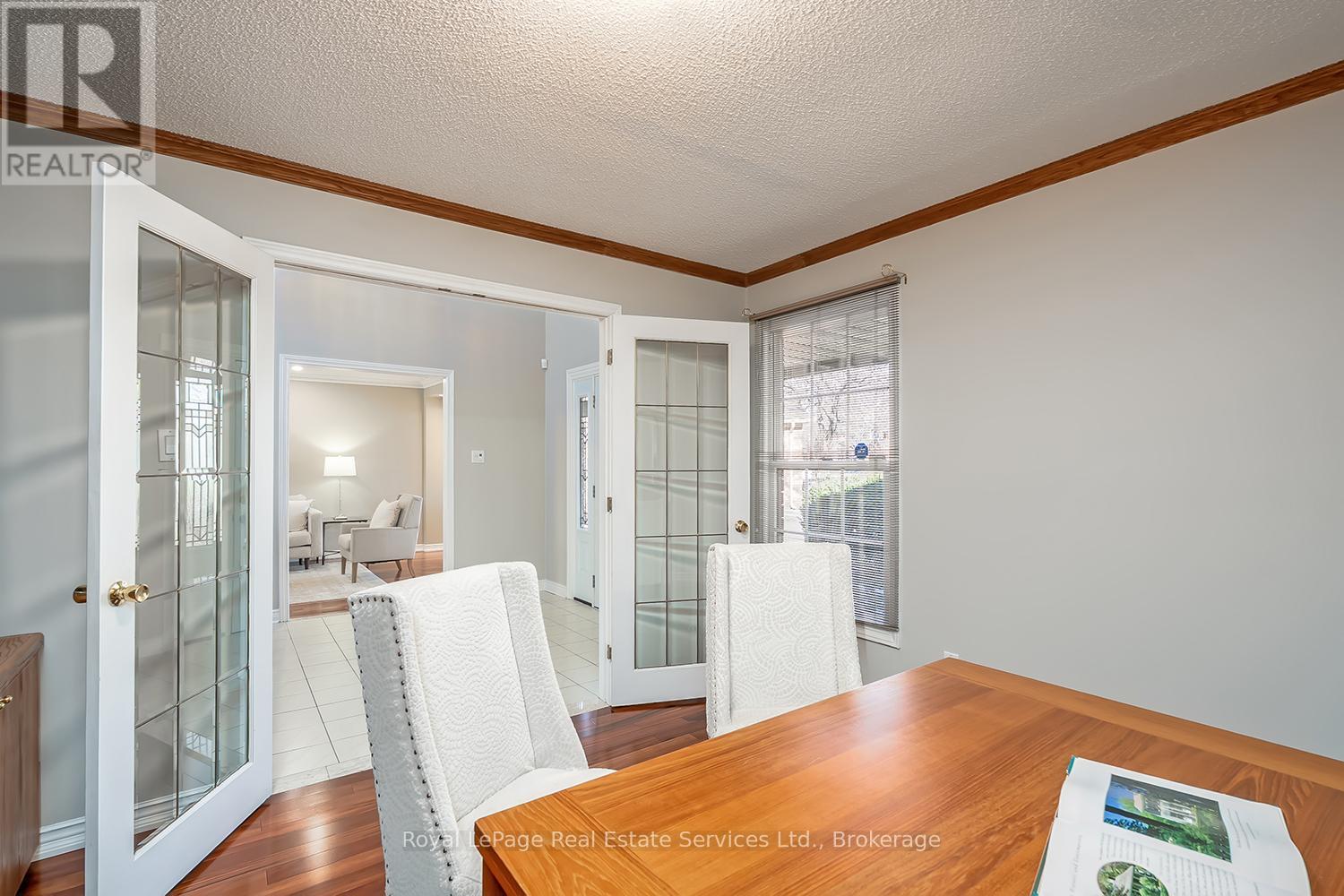 1274 Hilton Lane, Oakville, Ontario  L6M 2V2 - Photo 6 - W12941292