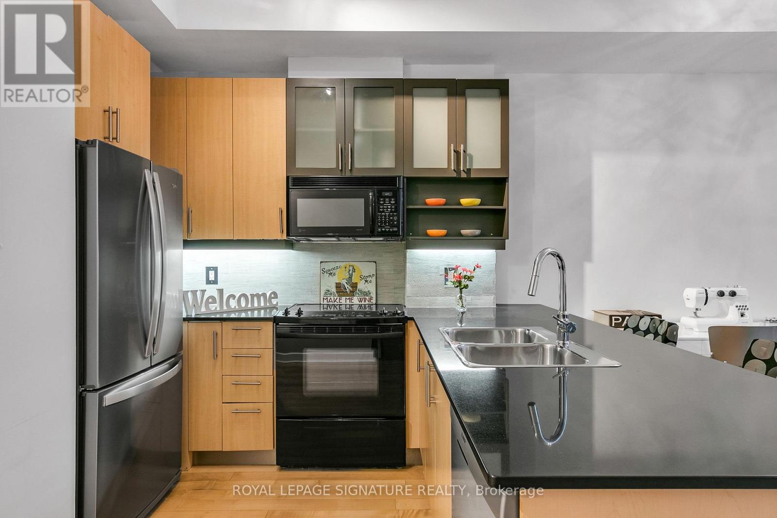 G25 - 350 Wellington Street W, Toronto, Ontario  M5V 3W9 - Photo 4 - C12850414