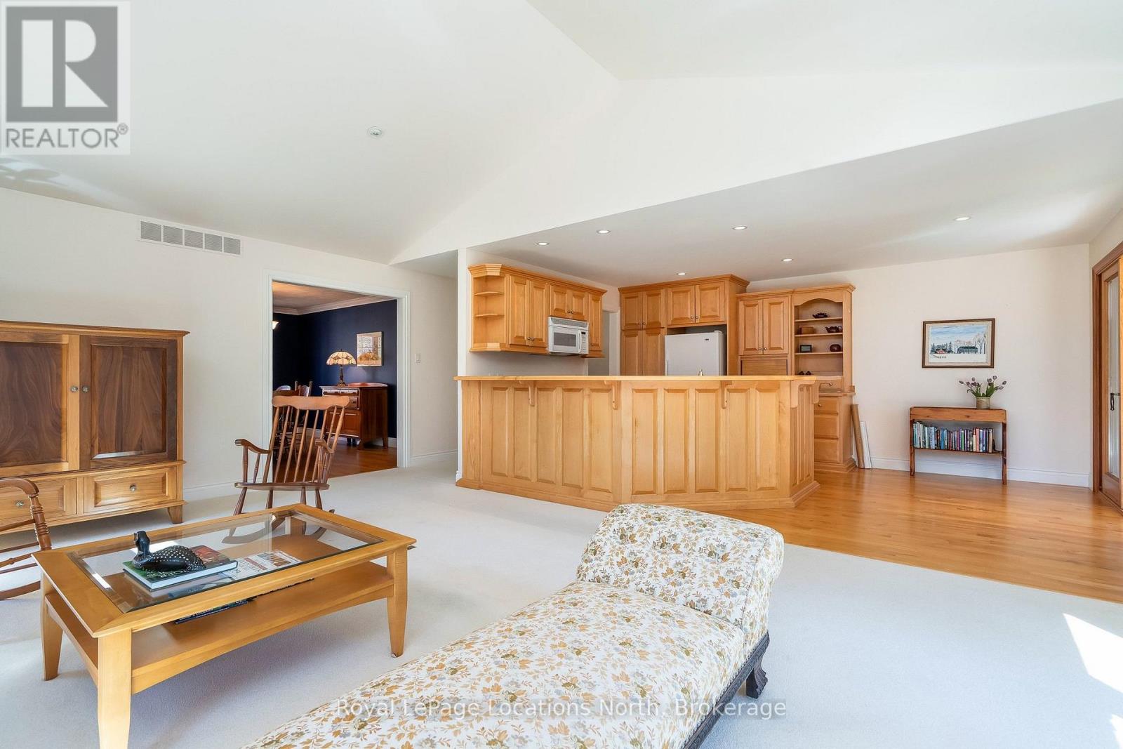 130 Cortina Crescent, Blue Mountains, Ontario L9Y 0S9 - Photo 12 - X12941290