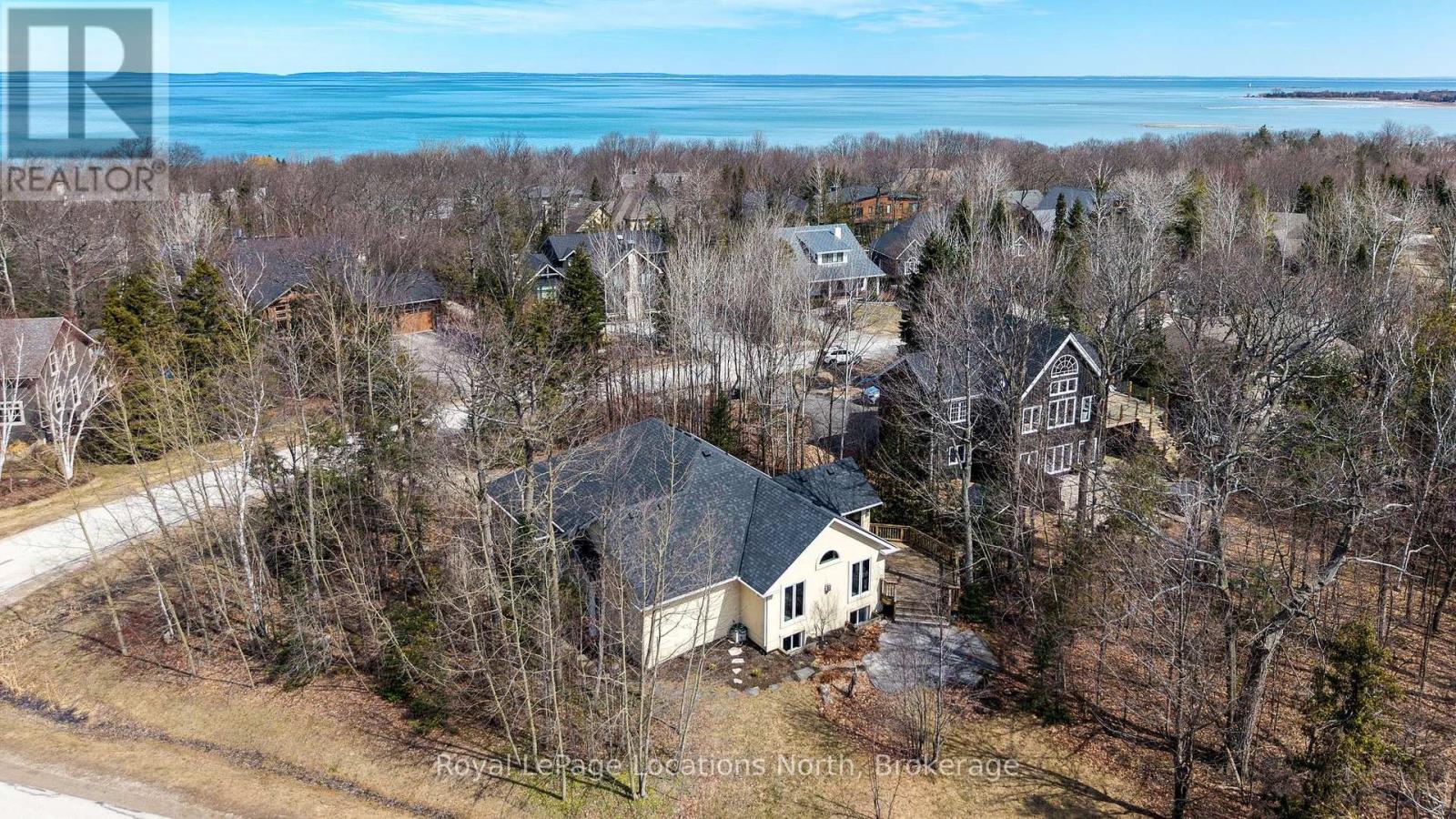 130 Cortina Crescent, Blue Mountains, Ontario L9Y 0S9 - Photo 2 - X12941290