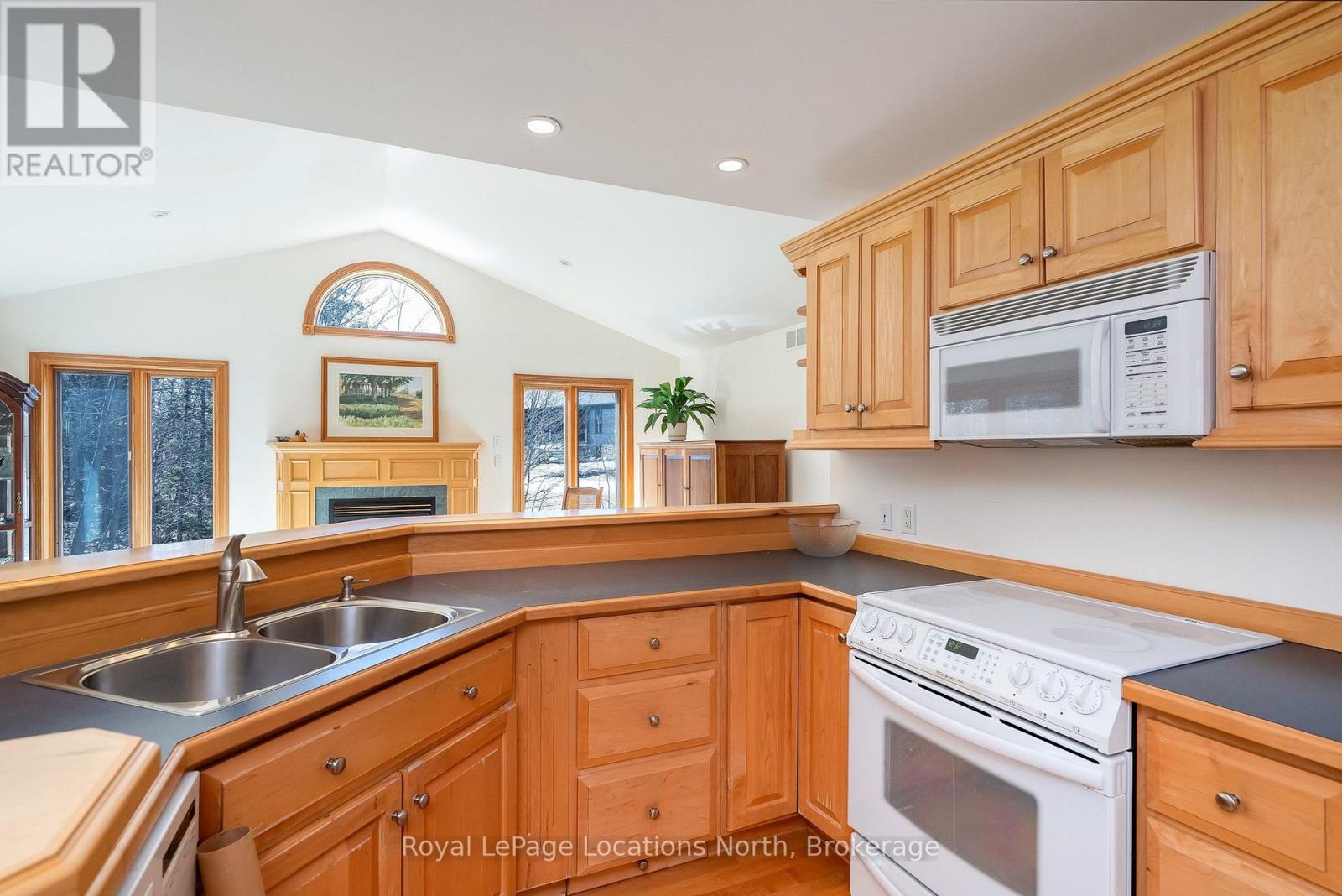 130 Cortina Crescent, Blue Mountains, Ontario L9Y 0S9 - Photo 20 - X12941290