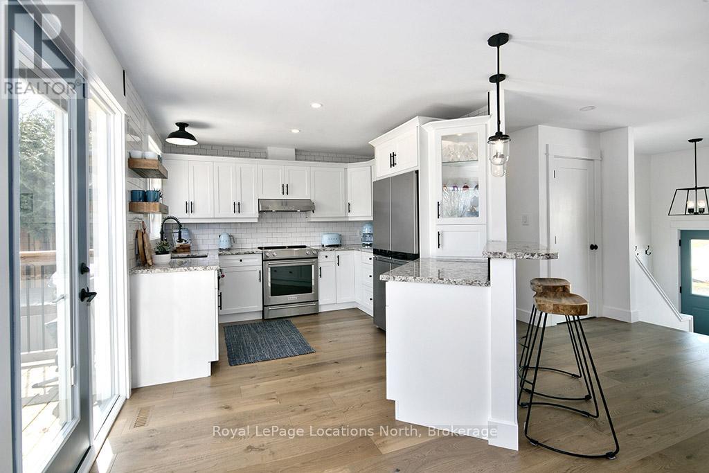 135 Orchard Drive, Blue Mountains, Ontario  N0H 2P0 - Photo 11 - X12941316