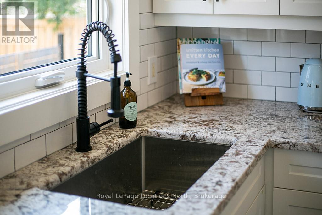 135 Orchard Drive, Blue Mountains, Ontario  N0H 2P0 - Photo 13 - X12941316