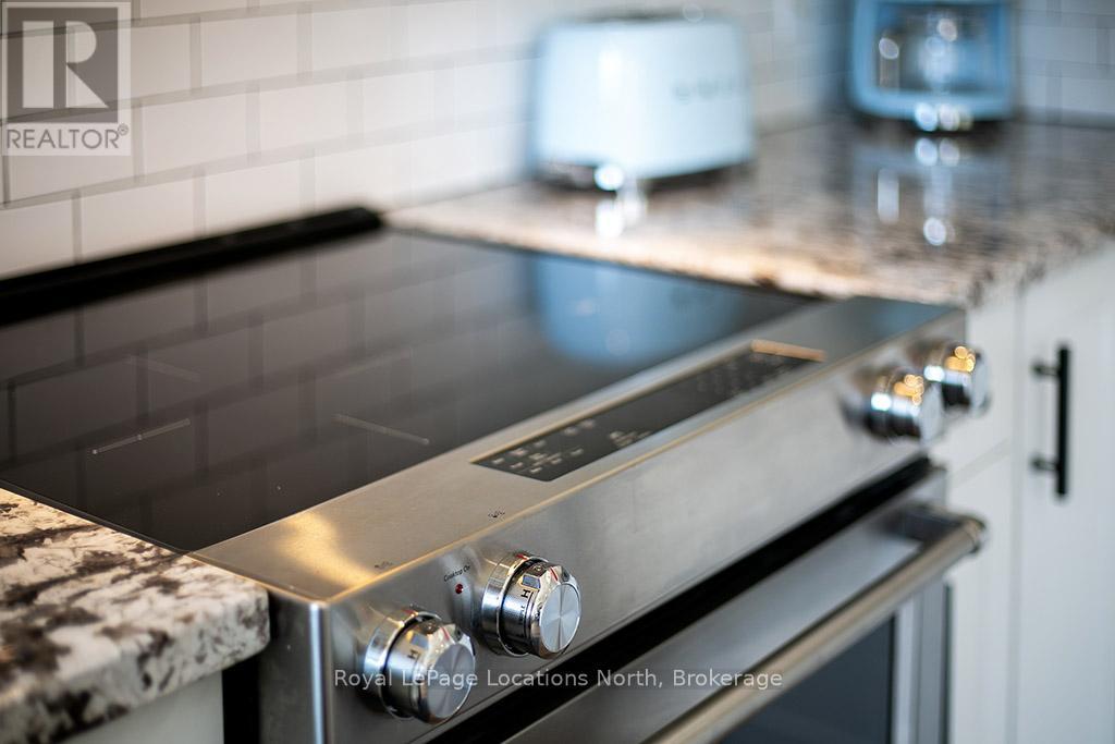 135 Orchard Drive, Blue Mountains, Ontario  N0H 2P0 - Photo 14 - X12941316