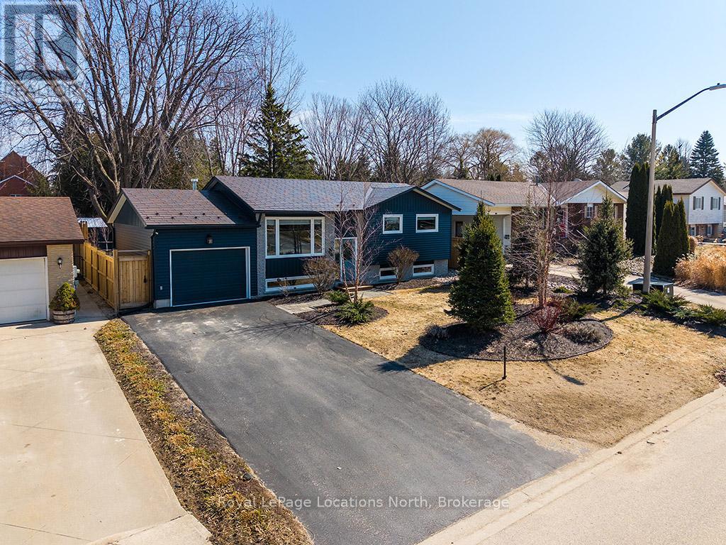 135 Orchard Drive, Blue Mountains, Ontario  N0H 2P0 - Photo 2 - X12941316