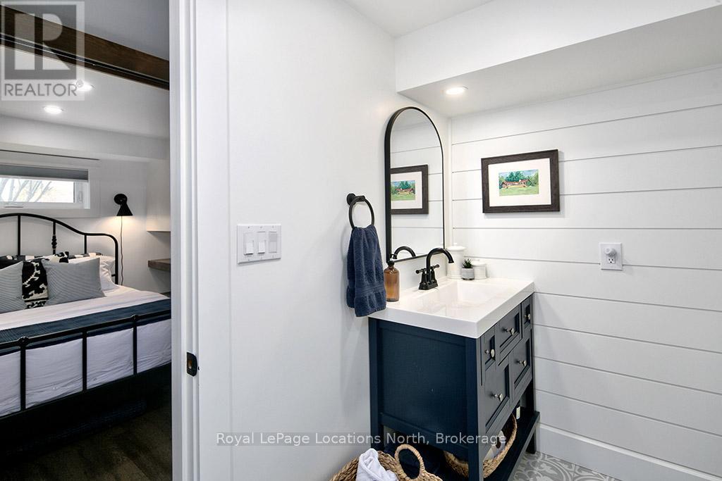 135 Orchard Drive, Blue Mountains, Ontario  N0H 2P0 - Photo 31 - X12941316