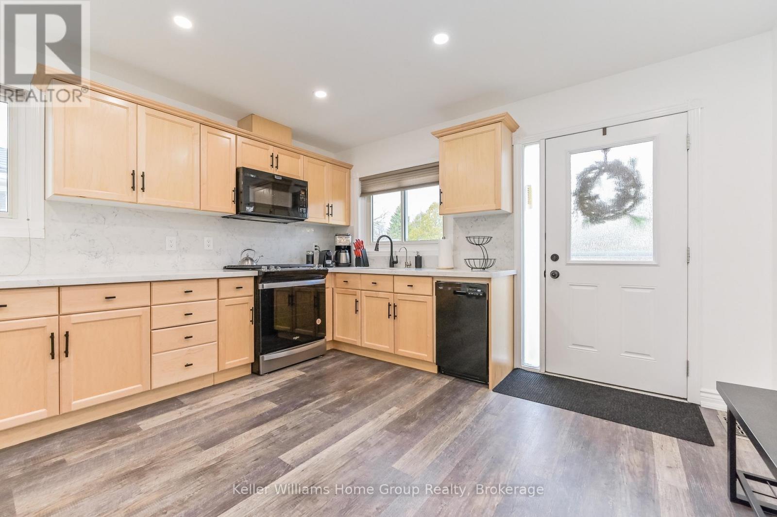 373 West Acres Drive, Guelph, Ontario N1H 7B3 - Photo 4 - X12941336